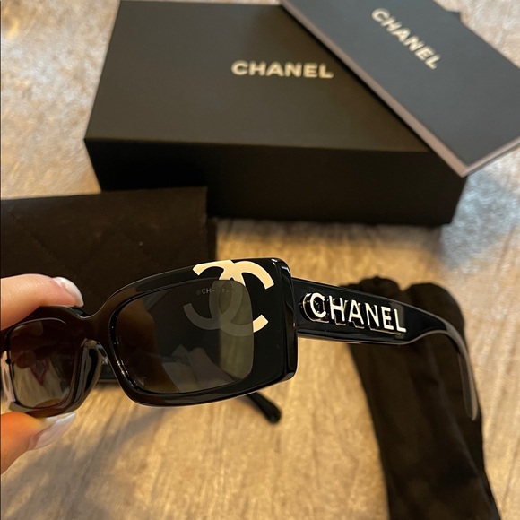 Authentic Chanel sunglasses - Picture 2 of 9
